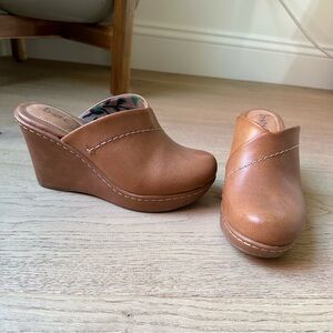 b.o.c. Born Concept Wedge Clogs Tan Brown Women’s 6